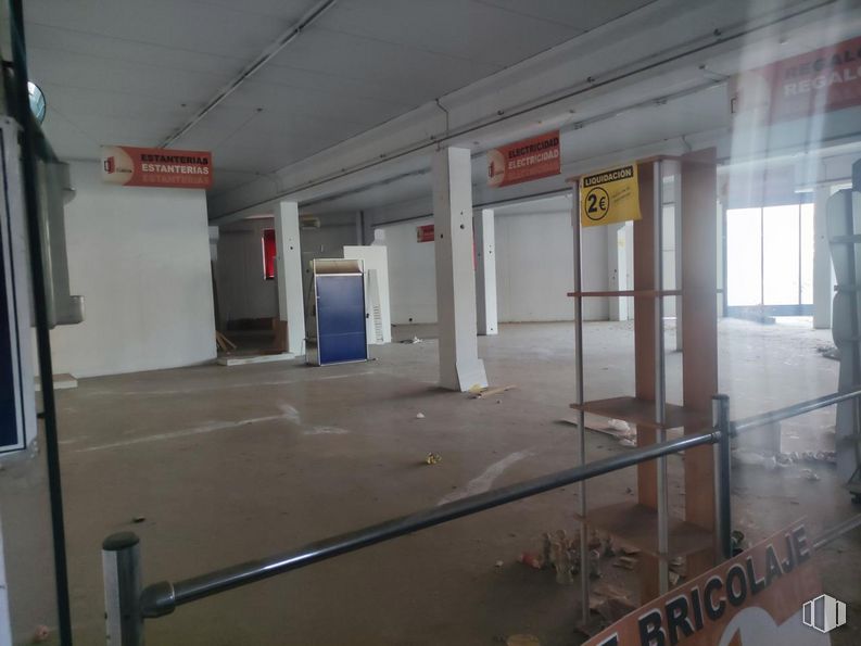 Industrial for sale at Polígono industrial Villacañas, Villacañas, Toledo, 45860 with fixture, building, flooring, gas, glass, ceiling, aluminium, concrete, metal and parking around