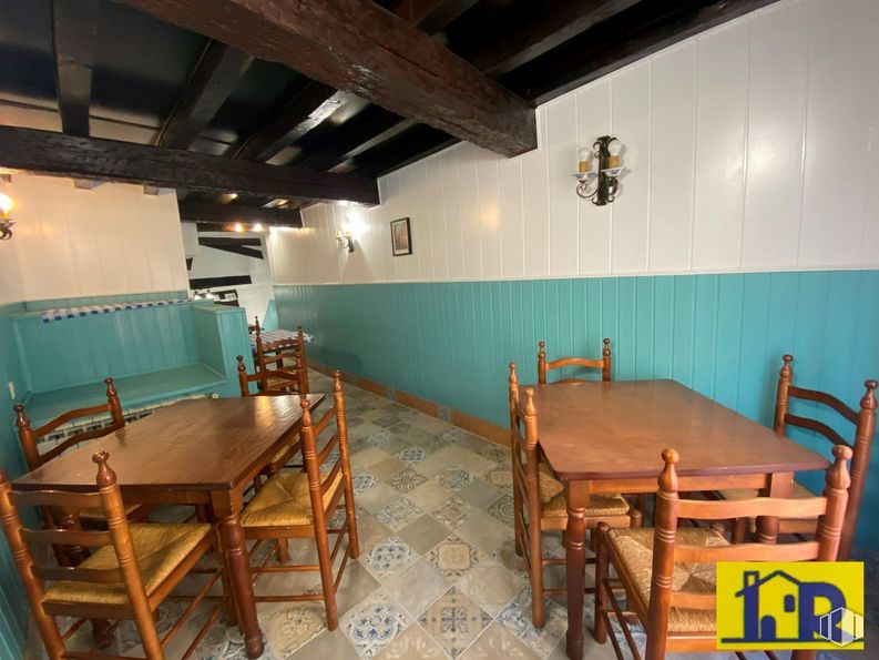 Retail for sale & for rent at Casco Antiguo, Cuenca, 16001 with chair, table, lighting, furniture, wood, interior design, floor, building, leisure and real estate around