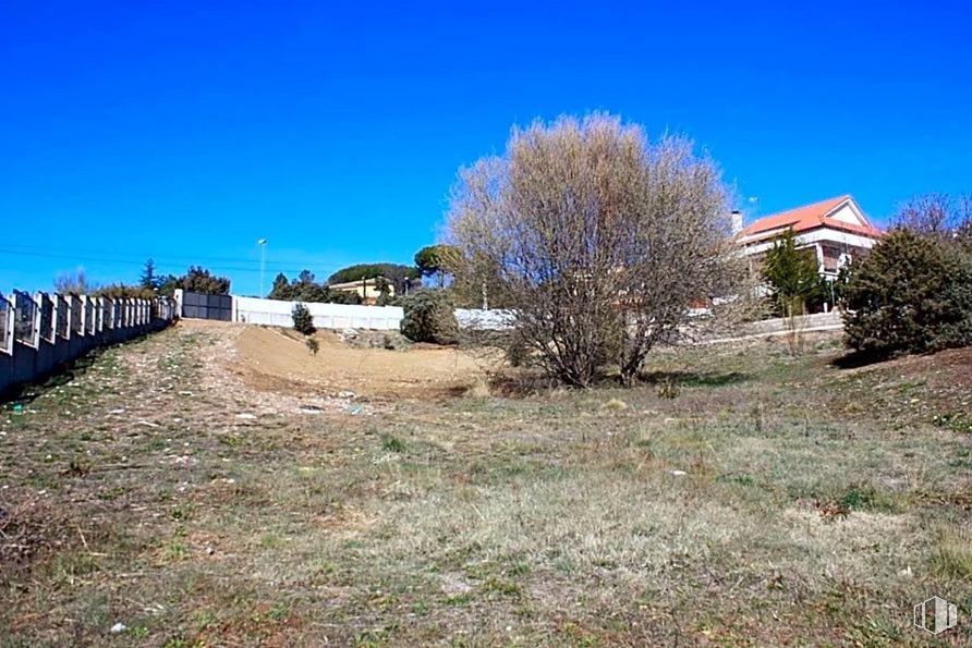 Land for sale at Calle Concepción, Robledo de Chavela, Madrid, 28294 with house, sky, plant, natural landscape, tree, land lot, landscape, grass, plain and real estate around