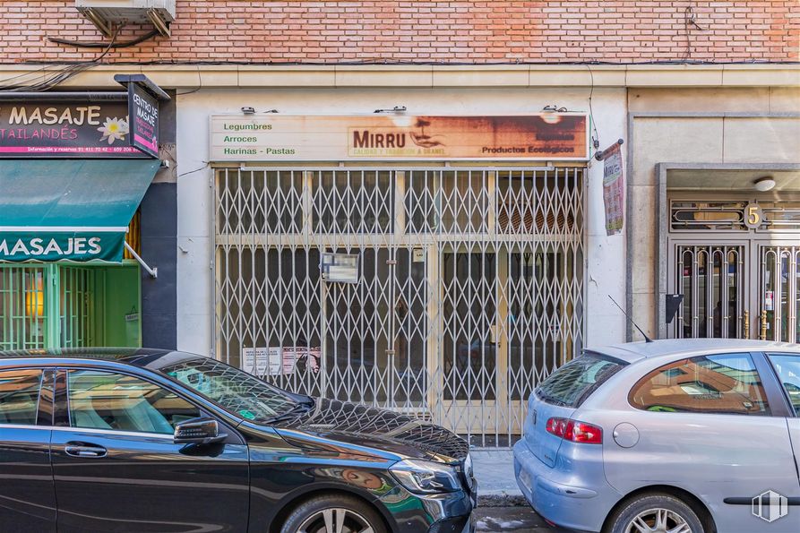 Local en venta en Calle Zabaleta, 5, Chamartín, Madrid, 28002 con rueda, coche, neumático, luz de estacionamiento, vehículo terrestre, vehículo, matrícula del vehículo, vehículo de motor, iluminación del automóvil y ventana alrededor