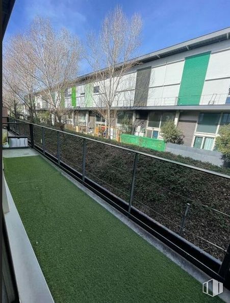 Office for rent at Calle Henares, Camarma de Esteruelas, Madrid, 28816 with window, fence, home fencing, artificial turf, steel and daylighting around