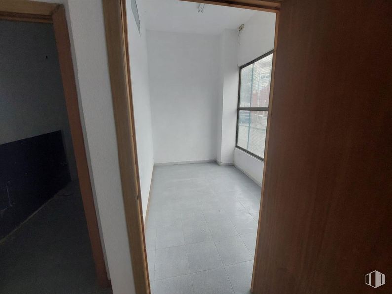 Local en alquiler y venta en Plaza Melendra, 2, Fuenlabrada, Madrid, 28944 con ventana, suelos, suelo, madera, apartamento, suelos de madera, tinte para madera, madera dura, iluminación natural y contrachapado alrededor