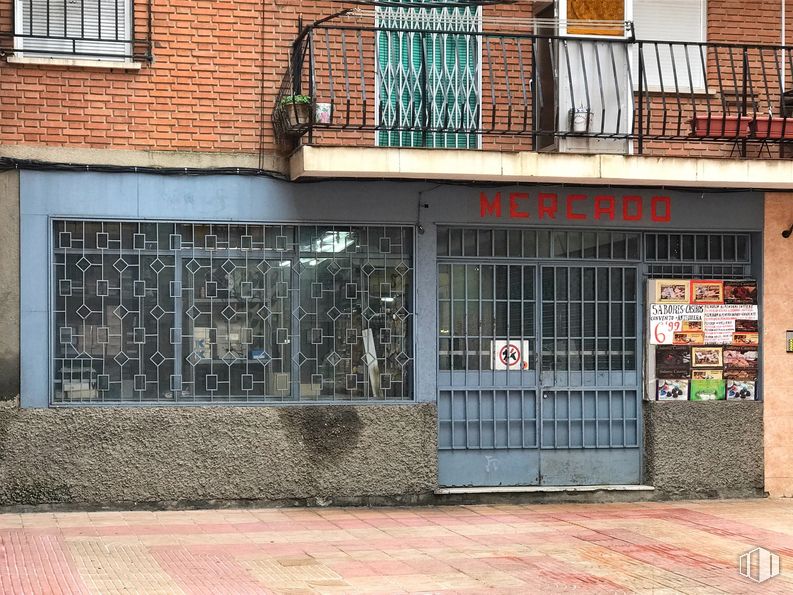 Retail for sale & for rent at Calle San Felipe, 14, Leganés, Madrid, 28917 with window, building, door, wood, brick, brickwork, facade, real estate, city and road surface around