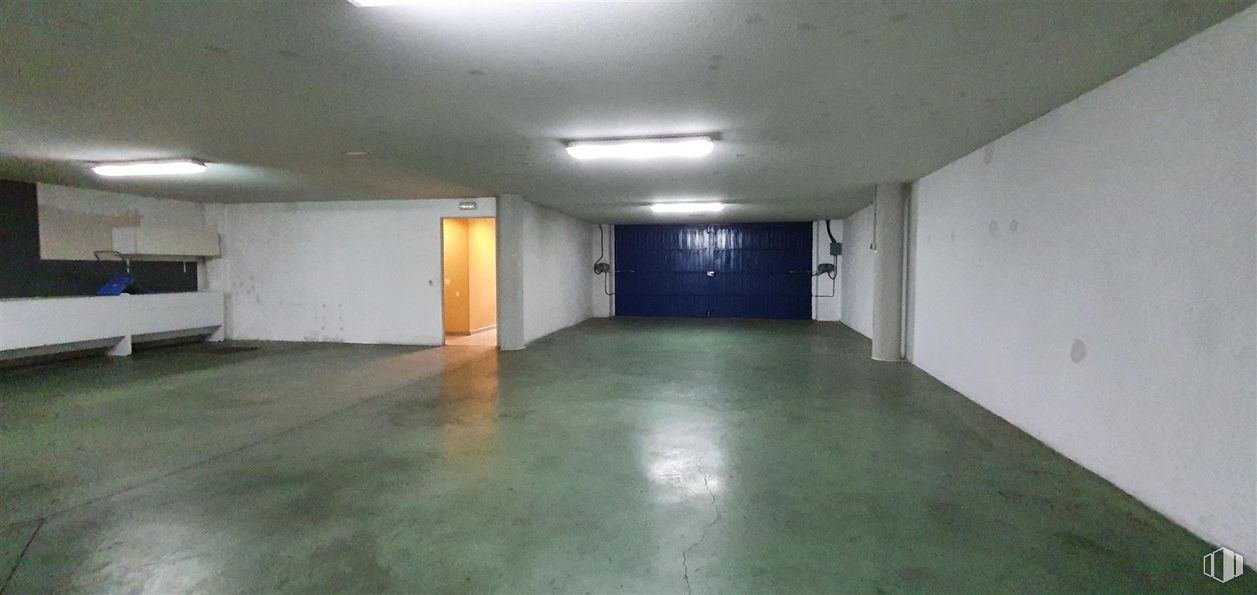 Nave en venta en Calle Alquimia, 14, Móstoles, Madrid, 28933 con lámpara, puerta, alumbrado, accesorio, hall, suelo, suelos, techo, hormigón y edificio alrededor