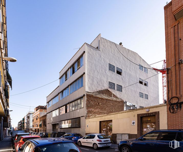 Nave en venta en Calle Sallabery, 73, Carabanchel, Madrid, 28019 con coche, edificio, vehículo terrestre, cielo, vehículo, rueda, neumático, ventana, azul y vehículo de motor alrededor