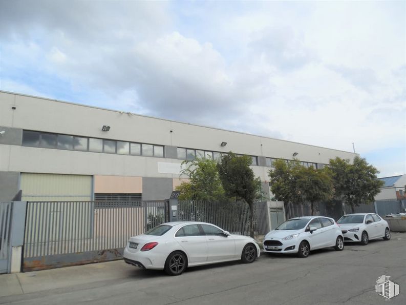 Nave en venta en Calle Bronce, 20, Torrejón de Ardoz, Madrid, 28850 con coche, edificio, rueda, nube, luz de estacionamiento automotriz, neumático, vehículo terrestre, cielo, vehículo y iluminación automotriz alrededor