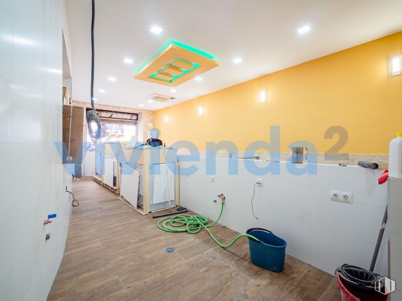 Local en venta en Zona Centro, Centro, Madrid, 28013 con envase, equipaje y bolsos, edificio, interiorismo, suelo, suelos, madera, gas, techo y madera dura alrededor