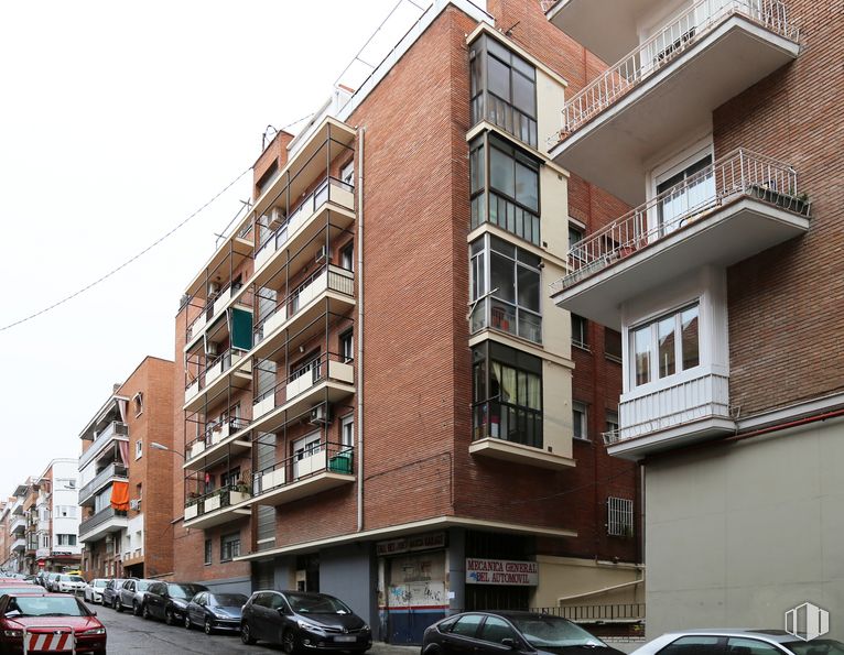 Local en venta en Calle Sambara, 4, Ciudad Lineal, Madrid, 28027 con coche, ventana, edificio, neumático, rueda, luz de estacionamiento automotriz, vehículo, diseño urbano, barrio y condominio alrededor