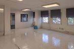 Office for rent at Calle Reyes Católicos, Móstoles, Madrid, 28938 with window, lighting, light fixture, fixture, hall, interior design, floor, flooring, building and real estate around