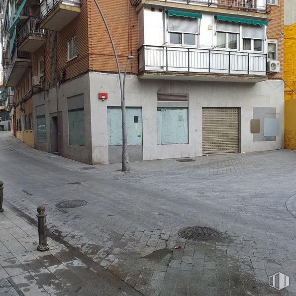 Local en venta en Calle del Clavel, Alcorcón, Madrid, 28921 con ventana, edificio, superficie de la carretera, asfalto, diseño urbano, madera, suelos, carretera, acera y fachada alrededor