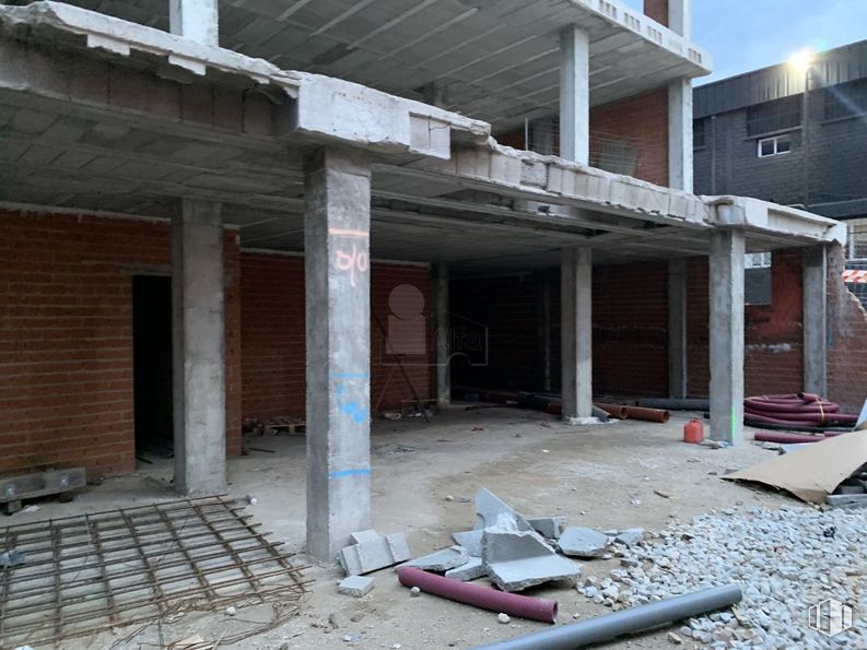 Industrial for rent at Calle Sandro Pertini, 6, Navas del Rey, Madrid, 28695 with property, building, wood, wall, floor, composite material, building material, real estate, gas and roof around