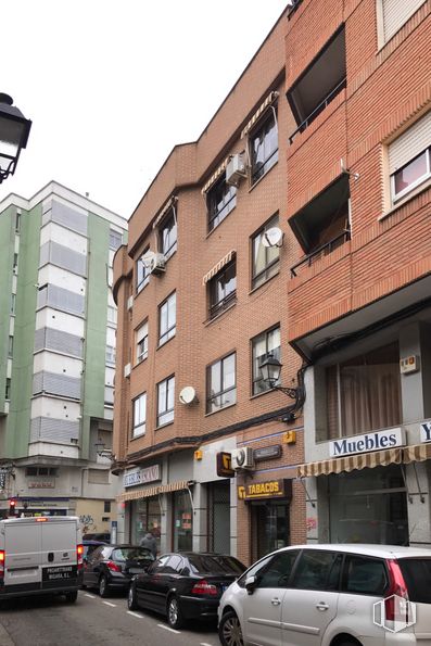 Retail for sale at Calle Poeta Rafael Morales, 2, Talavera de la Reina, Toledo, 45600 with building, car, window, tire, wheel, automotive parking light, land vehicle, vehicle, property and photograph around