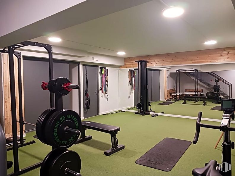 Retail for sale at Barrio Castellana, Salamanca, Madrid, 28006 with lighting, weight training, gym, floor, weights, flooring, physical fitness, building, exercise equipment and ceiling around