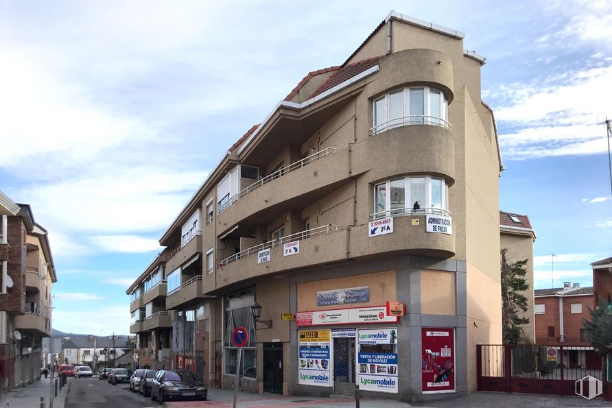 Oficina en venta en Calle Tenerías, 6, Galapagar, Madrid, 28260 con ventana, edificio, casa, cielo, nube, edificio comercial, fachada, bienes raíces, diseño urbano y condominio alrededor