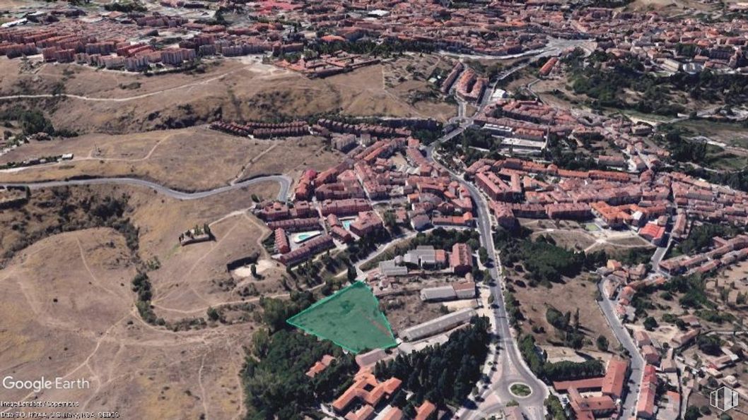 Land for sale at Calle Tío Pintado, Segovia, 40003 with urban design, building, neighbourhood, residential area, city, landscape, house, geological phenomenon, bird's-eye view and mixed-use around