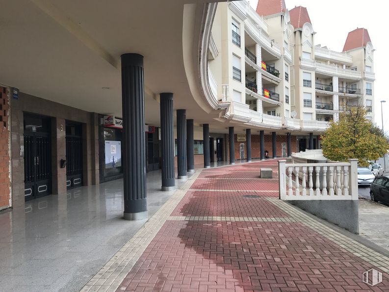 Retail for sale & for rent at Plaza Alegría, 1, Arganda del Rey, Madrid, 28500 with building, window, plant, infrastructure, road surface, fixture, tree, urban design, line and neighbourhood around