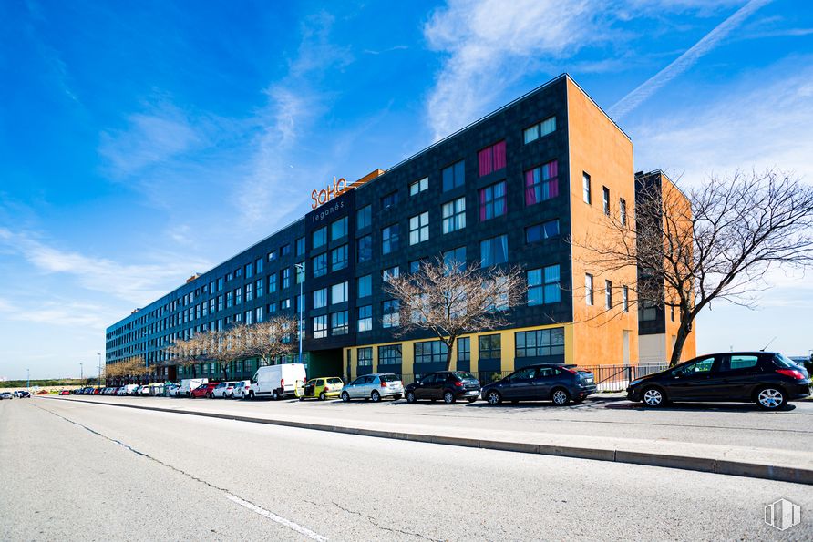 Oficina en alquiler en Soho Leganés, Calle Arquímedes, 3, Leganés, Madrid, 28914 con coche, edificio, nube, cielo, rueda, neumático, vehículo, ventana, árbol y diseño urbano alrededor