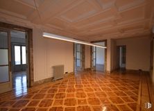 Office for rent at Paseo Castellana, Chamartín, Madrid, 28046 with door, property, window, wood, fixture, hall, interior design, floor, flooring and tile flooring around