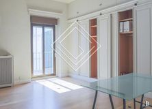 Oficina en alquiler y venta en Calle Serrano, Salamanca, Madrid, 28001 con puerta, mesa, propiedad, ventana, accesorio, madera, edificio, sombra, interiorismo y tinte para madera alrededor