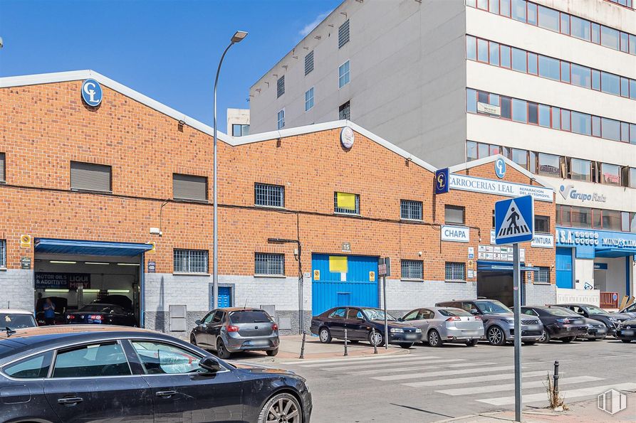 Nave en alquiler en Calle Gamonal, 15, Villa de Vallecas, Madrid, 28031 con coche, edificio, rueda, neumático, vehículo terrestre, ventana, cielo, vehículo, vehículo de motor y infraestructura alrededor