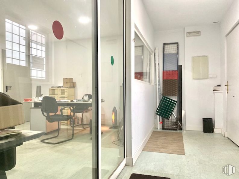 Industrial for sale at Zona Santa María de Benquerencia, Toledo, 45006 with chair, table, building, fixture, interior design, door, floor, flooring, window and real estate around