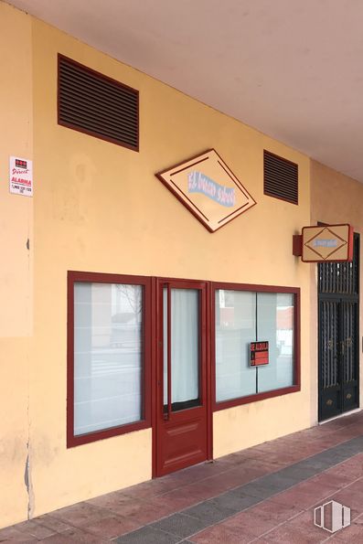 Local en alquiler en Plaza Colón, 1, Arganda del Rey, Madrid, 28500 con persiana de la ventana, edificio, ventana, accesorio, madera, sombra, pintura, rectángulo, material compuesto y exterior automotriz alrededor