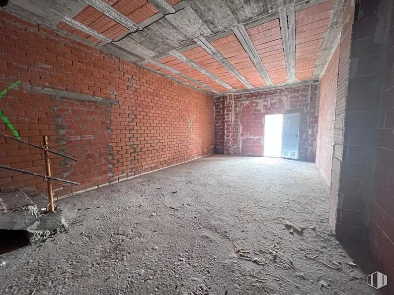 Local en venta en Calle Mayor, Ontígola, Toledo, 45340 con albañilería, madera, ladrillo, edificio, suelo, superficie de la carretera, suelos, material compuesto, material de construcción y hall alrededor