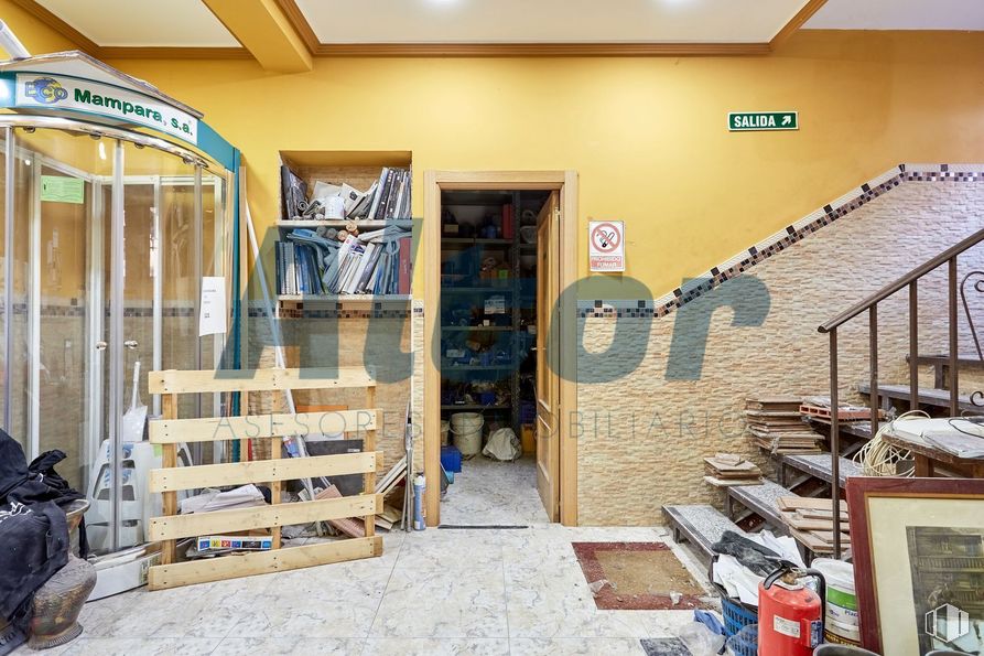 Local en venta en Calle Alberto Palacios, Villaverde, Madrid, 28021 con marco, equipaje y bolsos, productos envasados, propiedad, madera, puerta, diseño de interiores, piso, suelo y sala de estar alrededor