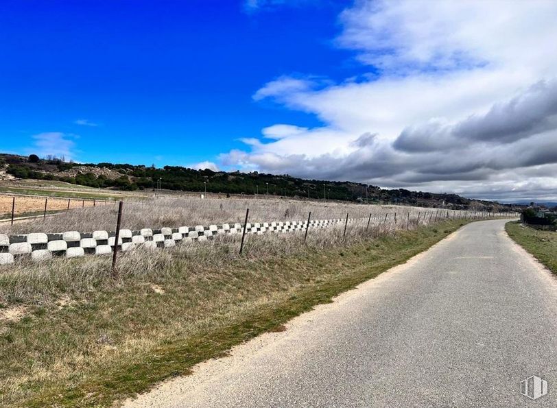 Land for sale at Travesía Manzana, La Serrada, Ávila, 05192 with cloud, sky, ecoregion, plant, natural landscape, land lot, tree, plain, landscape and grassland around