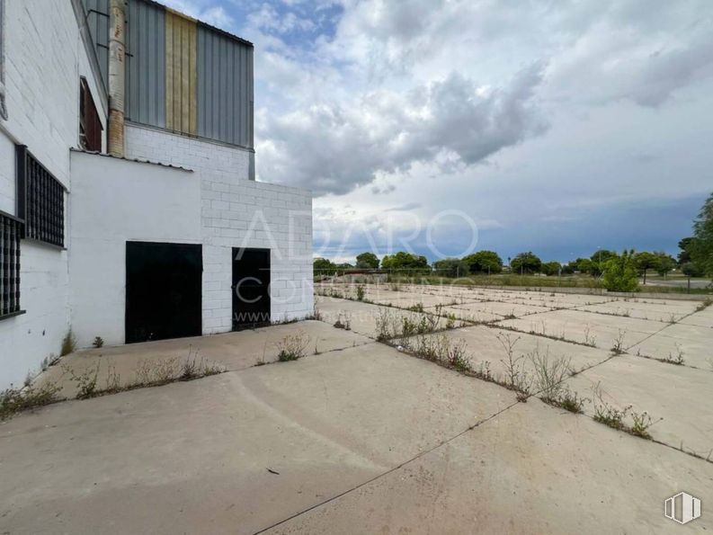 Industrial for sale & for rent at Zona industrial, Valdemoro, Madrid, 28343 with window, cloud, sky, building, land lot, asphalt, road surface, residential area, landscape and composite material around