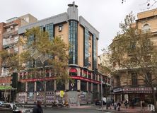 Oficina en alquiler en Calle Bravo Murillo, 158, Tetuán, Madrid, 28020 con edificio, propiedad, ventana, cielo, infraestructura, árbol, diseño urbano, vecindario, camino y barrio residencial alrededor