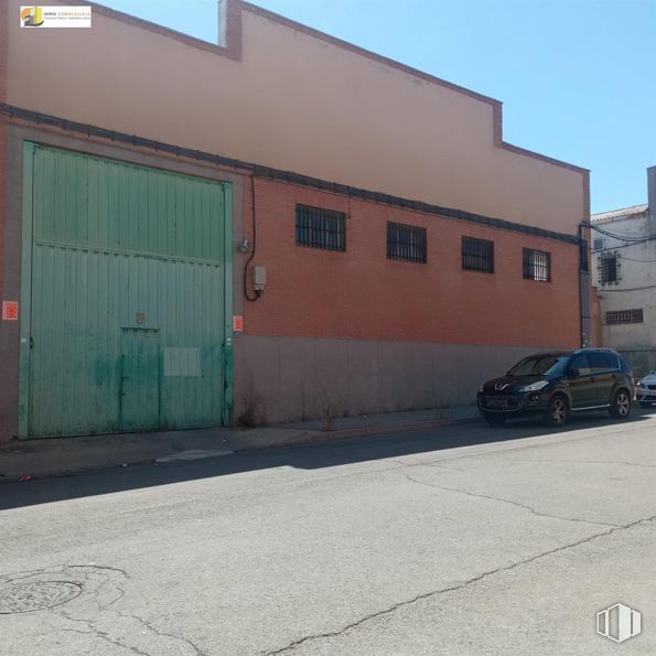 Nave en venta en Polígono Cobo Calleja, Fuenlabrada, Madrid, 28947 con coche, luz de estacionamiento, neumático, propiedad, rueda, edificio, ventana, neumático de automoción, cielo y asfalto alrededor