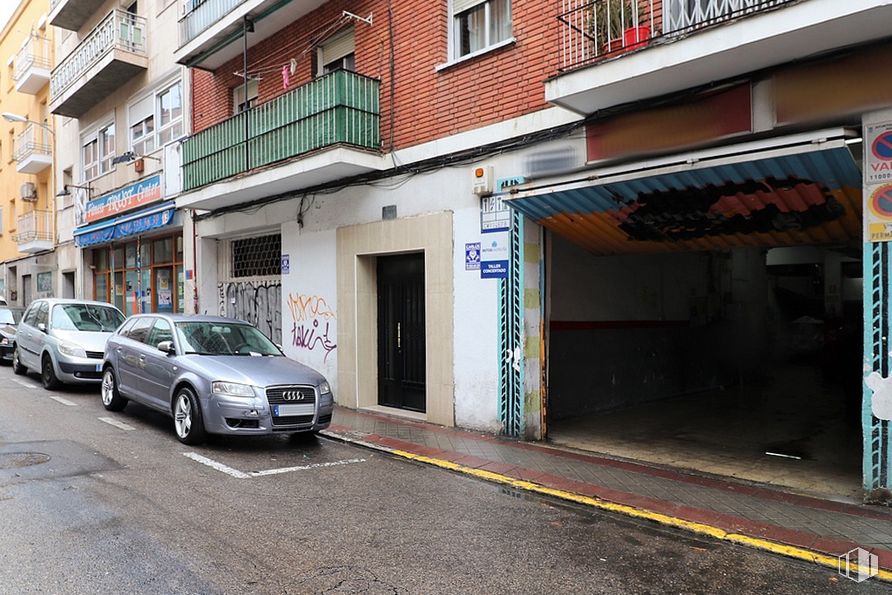 Local en venta en Calle Juan Francisco, Carabanchel, Madrid, 28025 con coche, ventana, edificio, luz de estacionamiento automotriz, rueda, neumático, vehículo terrestre, vehículo, vehículo motorizado y iluminación automotriz alrededor