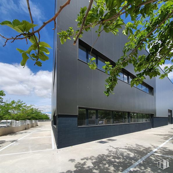 Nave en alquiler y venta en Calle de los Picos de Urbión, Illescas, Toledo, 45200 con edificio, durante el día, propiedad, sombra, nube, cielo, superficie de la carretera, diseño urbano, vegetación y bioma alrededor