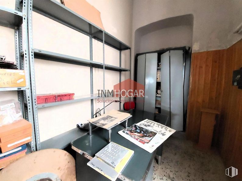 Retail for sale at Plaza Arrabal, Arévalo, Ávila, 05200 with bookcase, book, furniture, interior design, table, building, floor, flooring, wood and shelf around