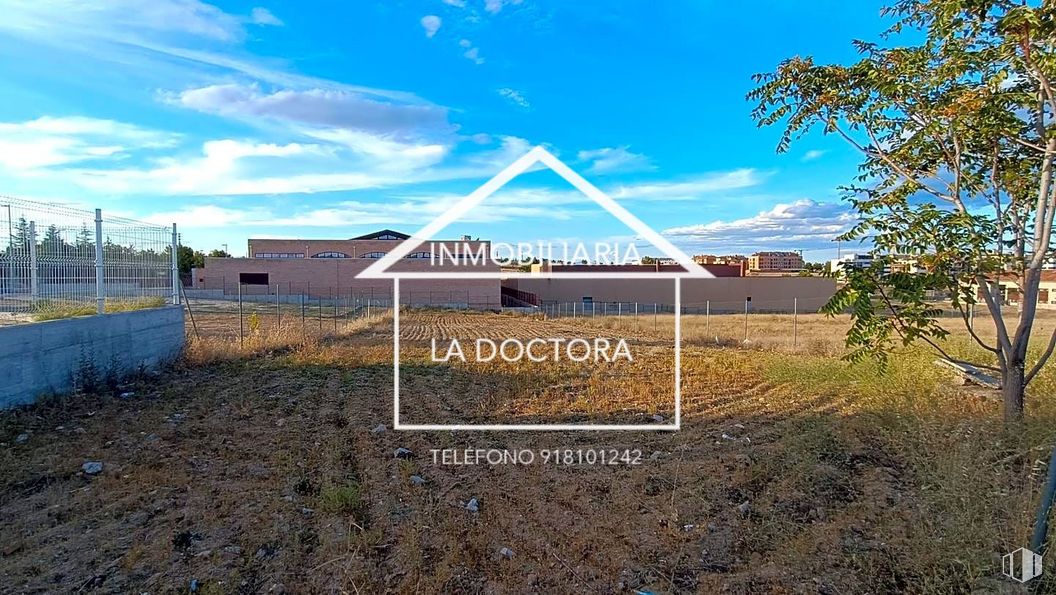 Suelo en venta en Calle Ermita de San Juan, Navalcarnero, Madrid, 28600 con nube, cielo, propiedad, ecorregión, planta, paisaje natural, lote de terreno, asfalto, edificio y paisaje alrededor