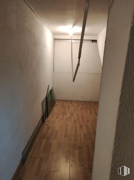 Retail for sale at Calle Torrelaguna, 9, Alcalá de Henares, Madrid, 28807 with flooring, floor, wood, brown, wood flooring, composite material, hardwood, wood stain, ceiling and laminate flooring around