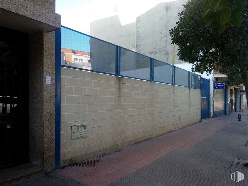 Suelo en venta en Zona Centro, Leganés, Madrid, 28911 con propiedad, cielo, edificio, superficie de la carretera, asfalto, sombra, diseño urbano, árbol, acera y material compuesto alrededor