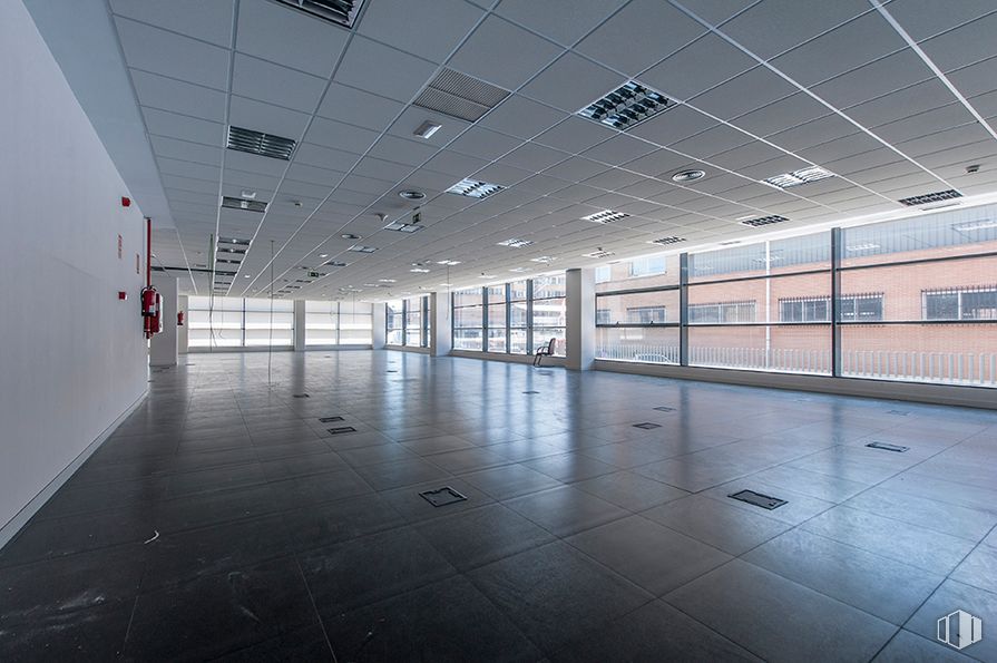 Office for rent at Edificio Data, Calle Sepúlveda, 17, Alcobendas, Madrid, 28100 with building, fixture, window, hall, floor, flooring, glass, ceiling, commercial building and space around