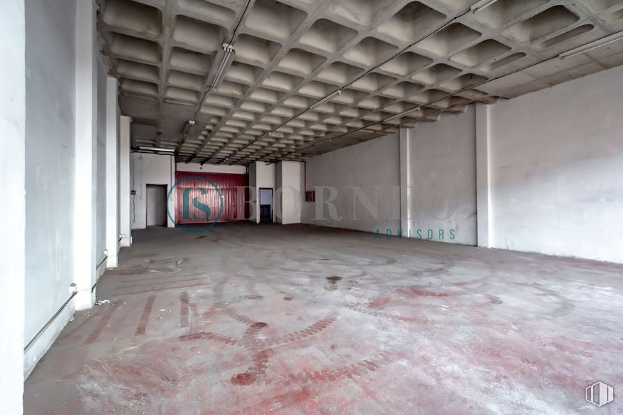 Industrial for rent at Edificio Novosur, Avenida Rosales, 42, Villaverde, Madrid, 28041 with wood, hall, fixture, flooring, floor, building material, composite material, ceiling, hardwood and concrete around