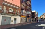 Retail for sale at Casco urbano, Alcalá de Henares, Madrid, 28803 with building, property, window, road surface, architecture, neighbourhood, sky, asphalt, house and urban design around