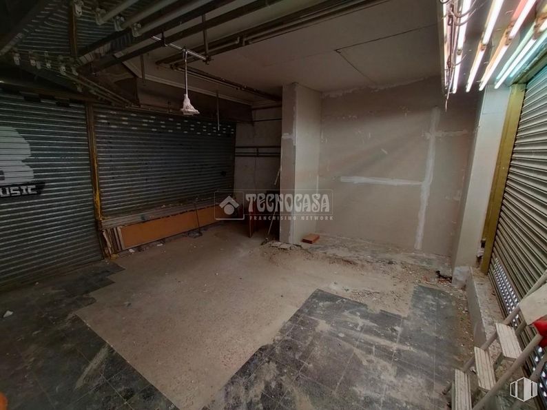 Local en alquiler y venta en Calle Villamil, Móstoles, Madrid, 28934 con mueble, propiedad, edificio, piso, casa, suelo, madera, material compuesto, gas y hormigón alrededor