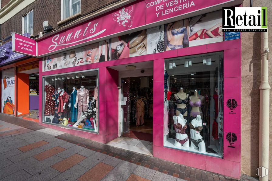 Retail for sale at Calle Bravo Murillo, 154, Tetuán, Madrid, 28020 with window, building, pink, facade, retail, shopping, magenta, font, door and boutique around