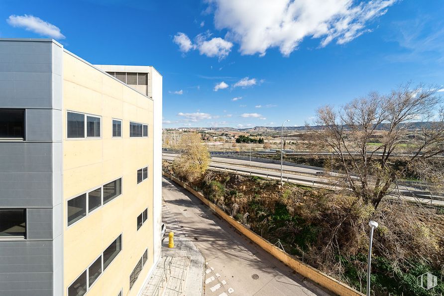 Office for sale at Calle Francisco Aritio, Guadalajara, 19004 with window, building, daytime, apartment, urban design, composite material, human settlement, commercial building, engineering and mixed-use around