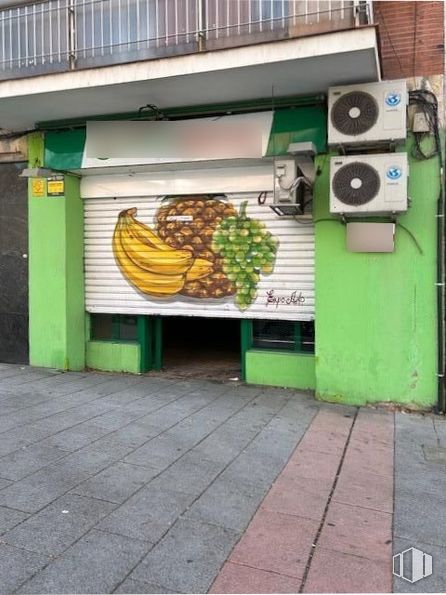 Local en venta en Calle Marqués Viana, Tetuán, Madrid, 28039 con comida, plátano, plátano saba, verde, fruta, planta, edificio, alimentos naturales, cocinar plátanos y matoke alrededor