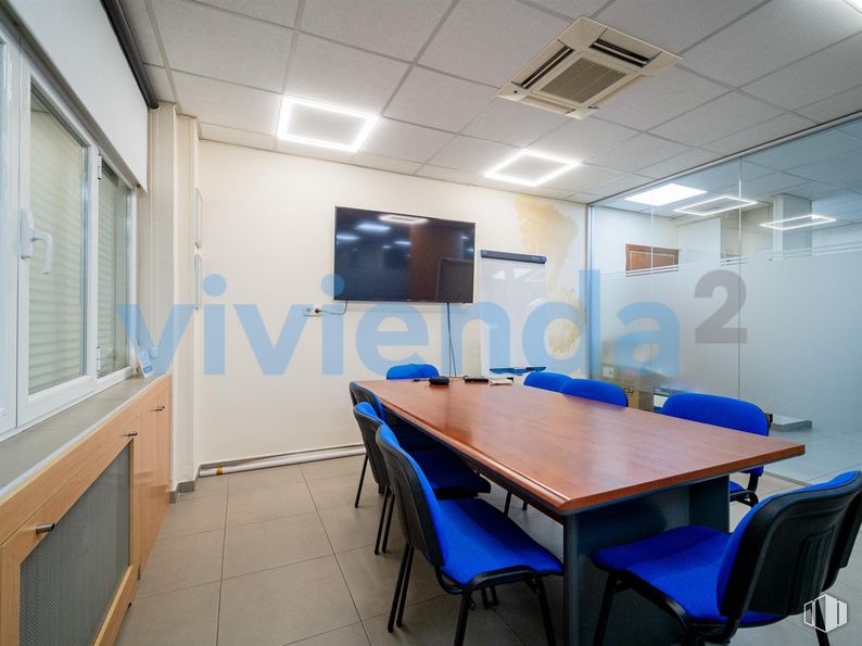 Oficina en venta en Paseo Castellana, Tetuán, Madrid, 28046 con silla, lámpara, televisión, alumbrado, mesa, escritorio, edificio, mueble, interiorismo y suelos alrededor