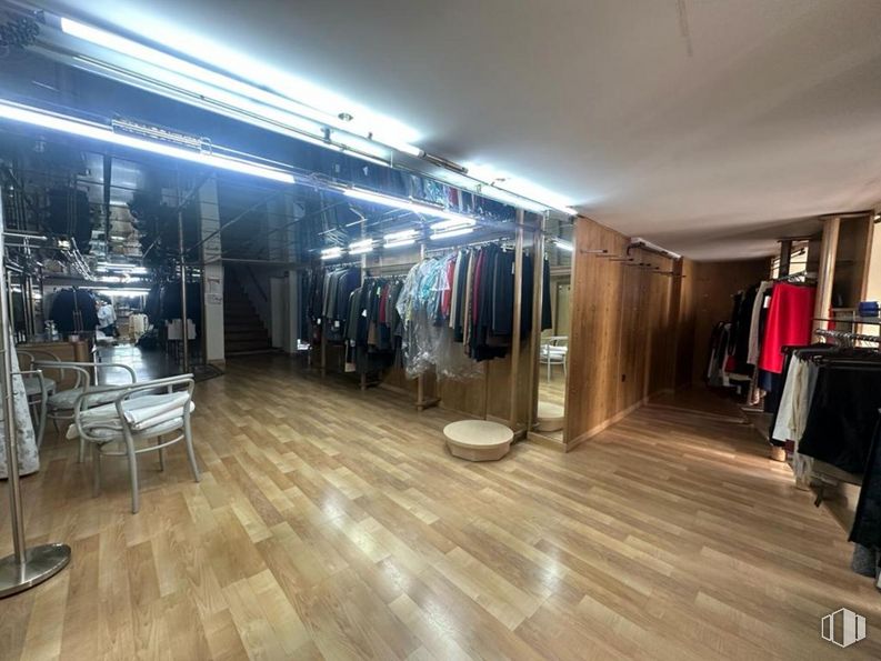 Retail for sale at Centro, Cuenca, 16001 with chair, flooring, automotive design, wood, floor, hall, building, hardwood, ceiling and event around