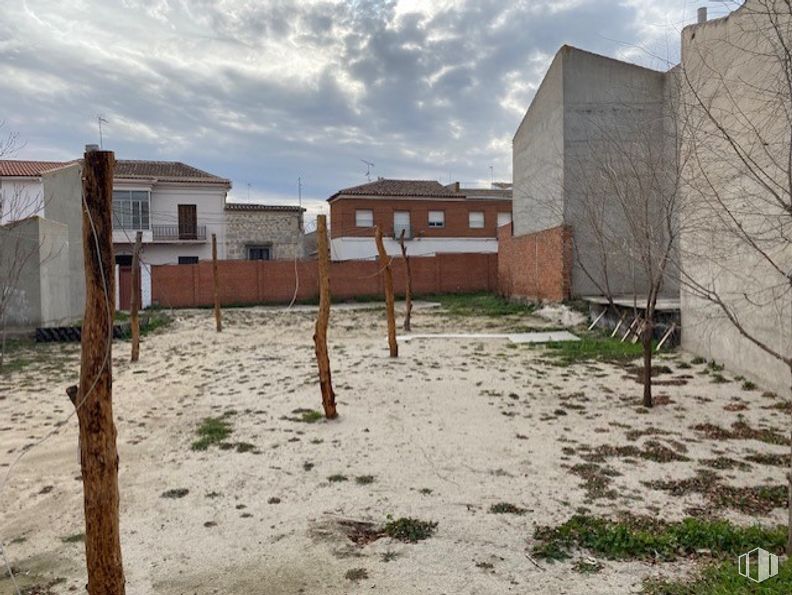 Land for sale at Calle Arroyada, Sonseca, Toledo, 45100 with house, cloud, sky, window, building, plant, land lot, residential area, urban design and landscape around