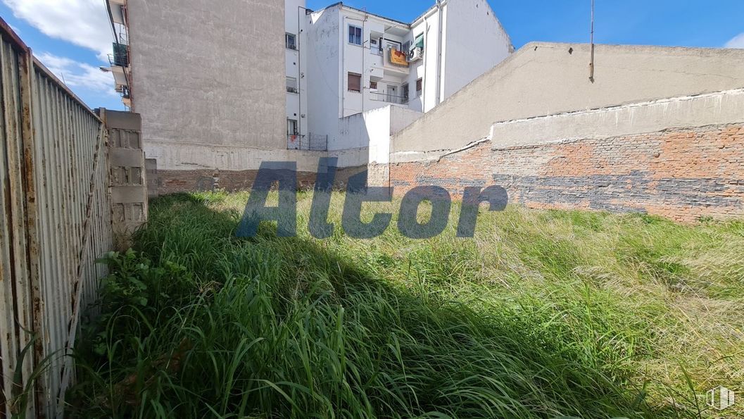 Suelo en venta en Calle Gregorio Ortiz, Villaverde, Madrid, 28021 con planta, edificio, cielo, vegetación, lote de terreno, ventana, diseño urbano, hierba, cubierta vegetal y ciudad alrededor