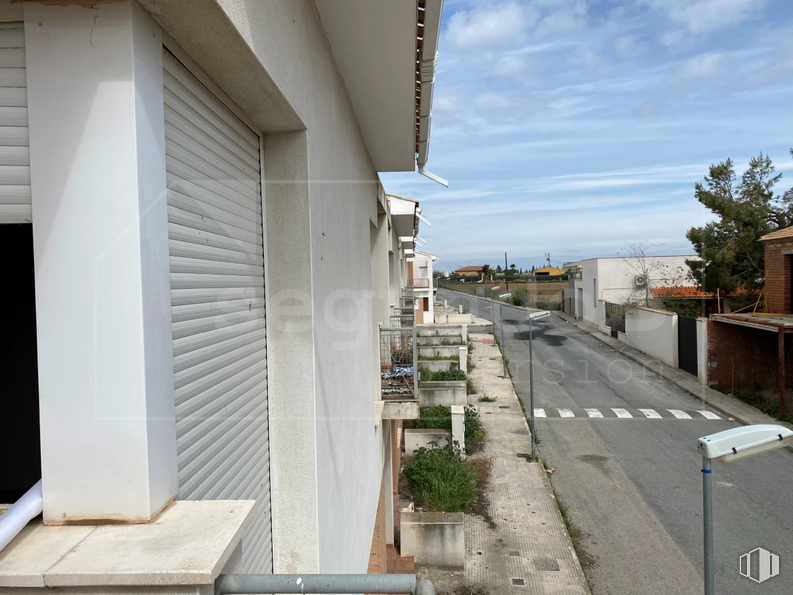 Land for sale at Casco urbano, Mascaraque, Toledo, 45430 with house, building, sky, cloud, plant, urban design, condominium, neighbourhood, residential area and material property around